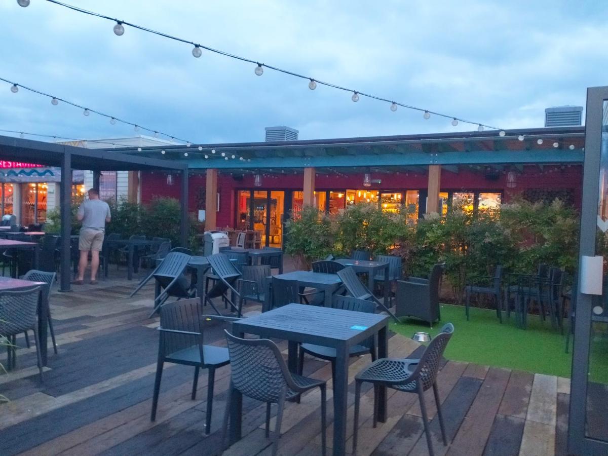Seascape - Blue Dolphin Holiday Park Gristhorpe Extérieur photo